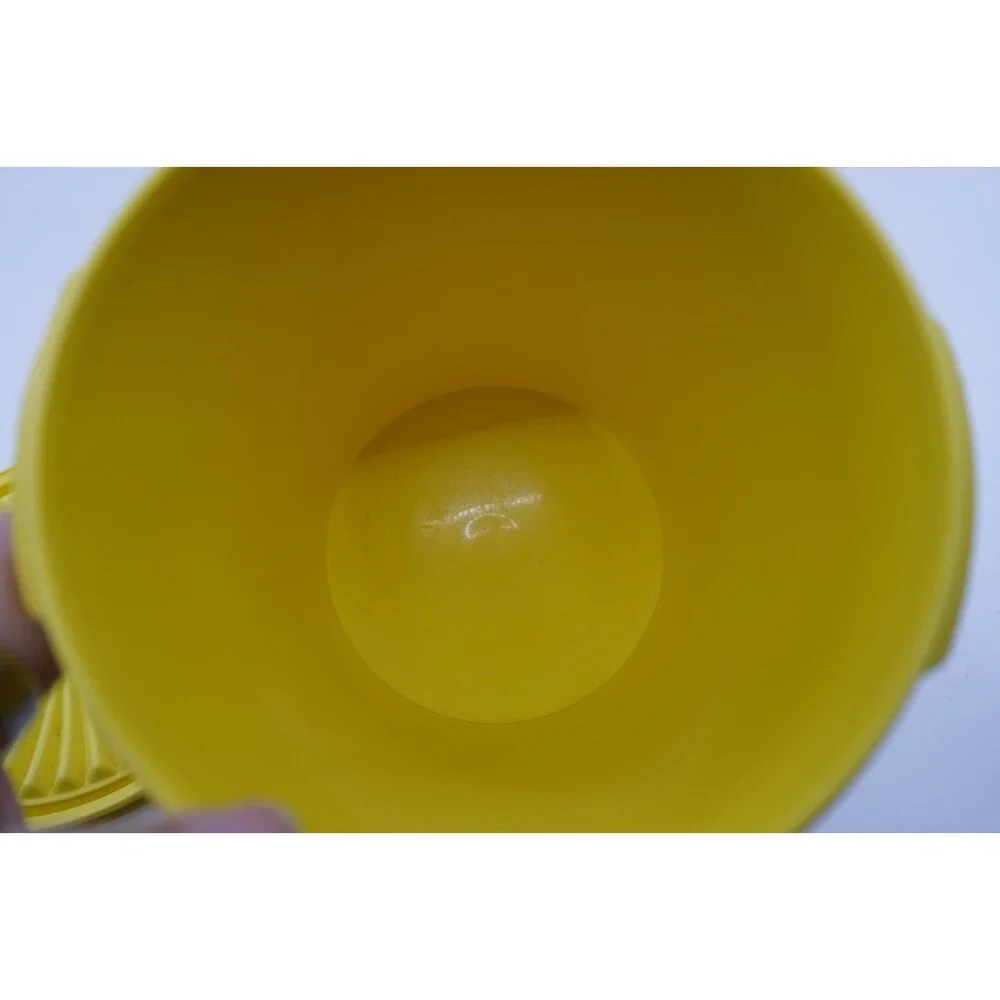Vintage Small #811-13 Yellow Tupperware Canister 8 in. Daffodil